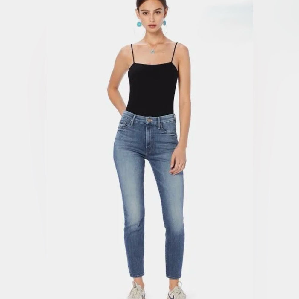 MOTHER "The High Waisted Looker Frayed Ankle" jeans